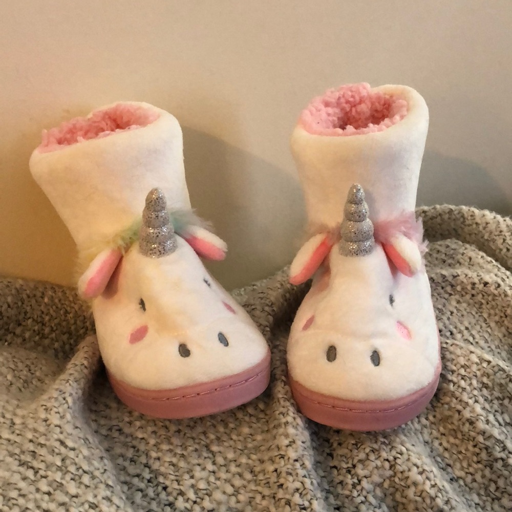 Adorable children’s unicorn slipper boots